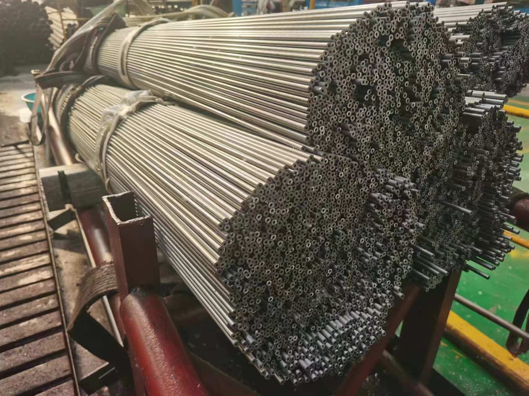 Precision Galvanized Seamless Steel Pipe